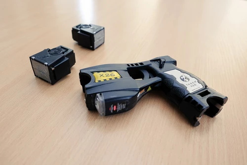 police-issued-taser-stun-gun.JPG